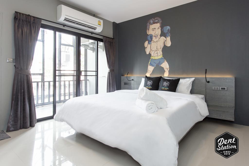 Dent Station Resident Hotel Phuket Buitenkant foto