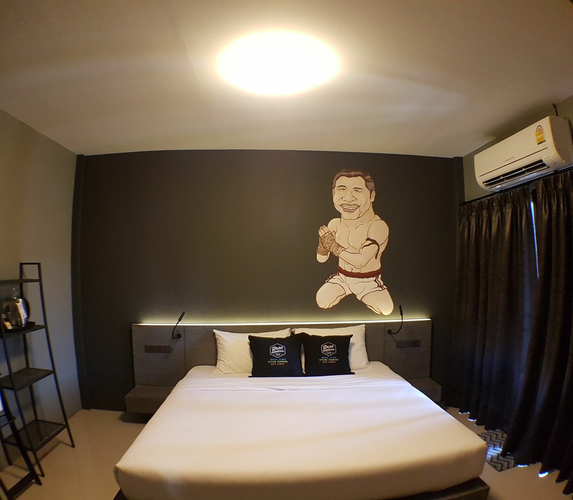 Dent Station Resident Hotel Phuket Buitenkant foto
