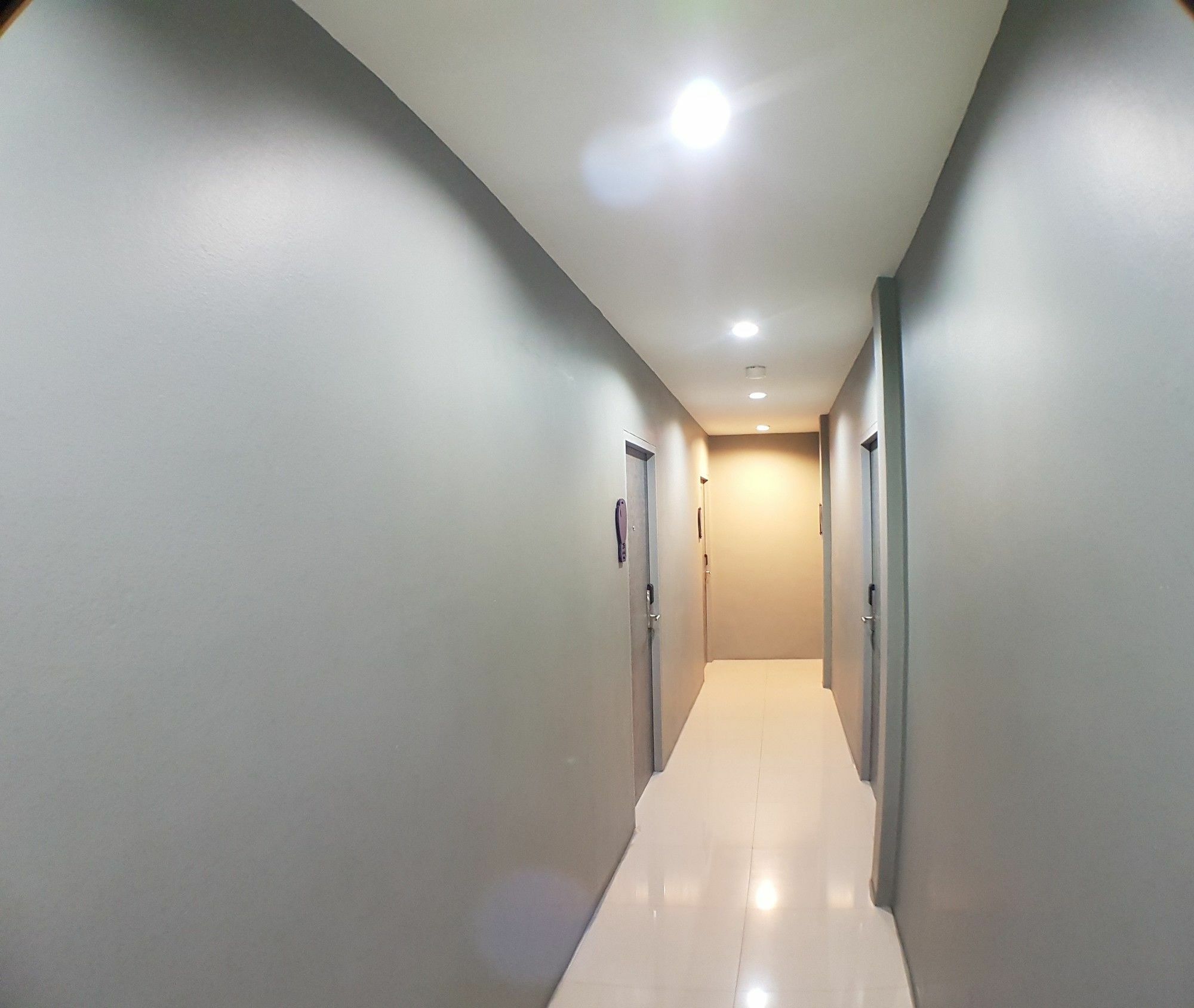 Dent Station Resident Hotel Phuket Buitenkant foto