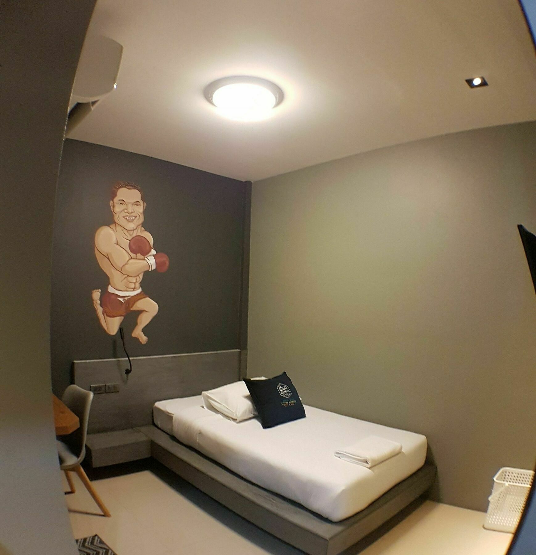 Dent Station Resident Hotel Phuket Buitenkant foto