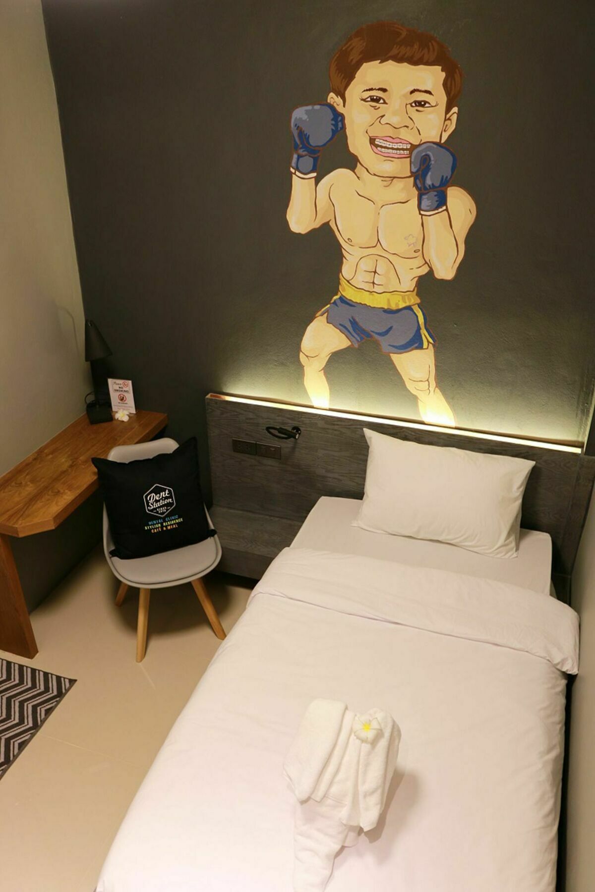 Dent Station Resident Hotel Phuket Buitenkant foto