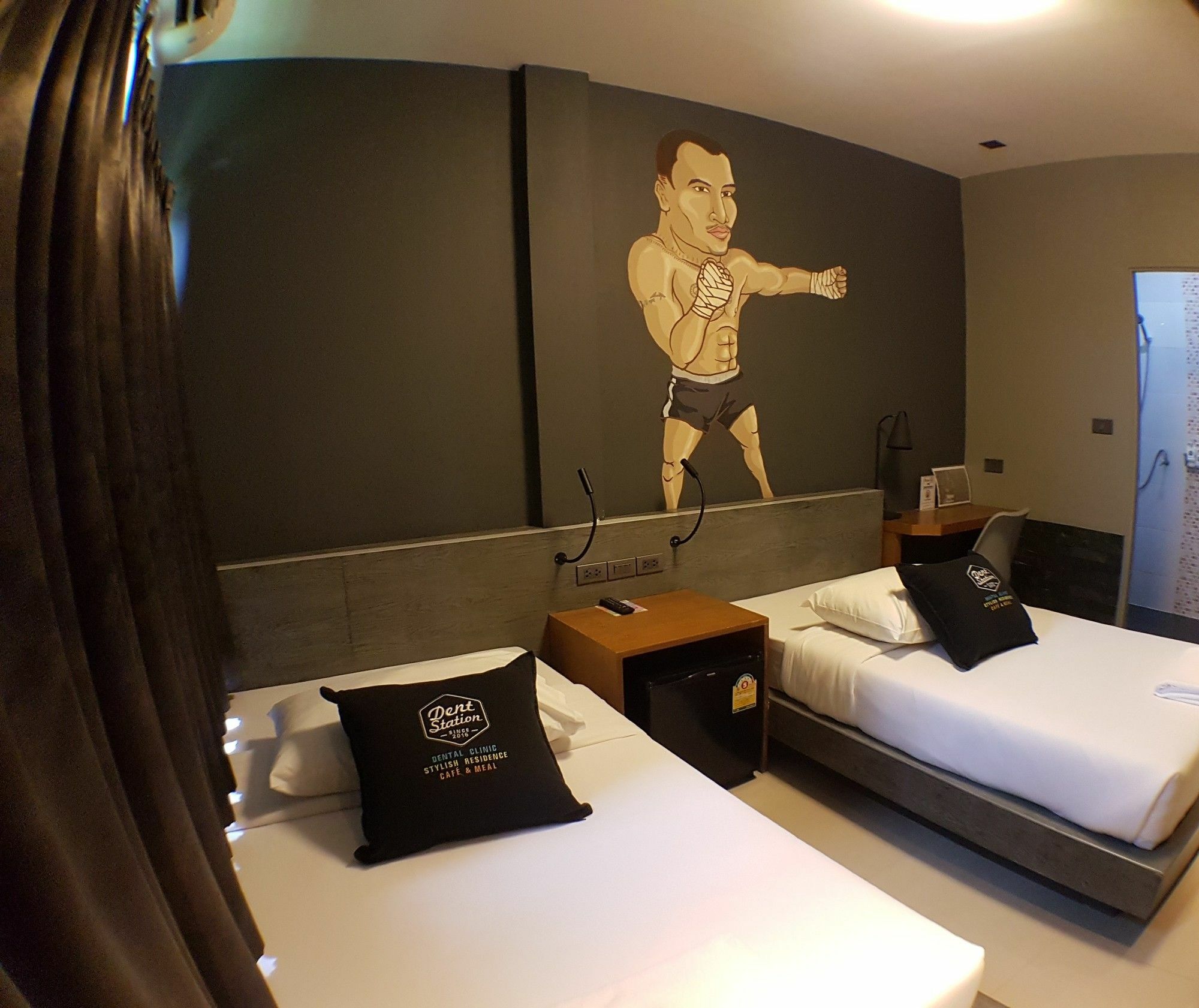 Dent Station Resident Hotel Phuket Buitenkant foto